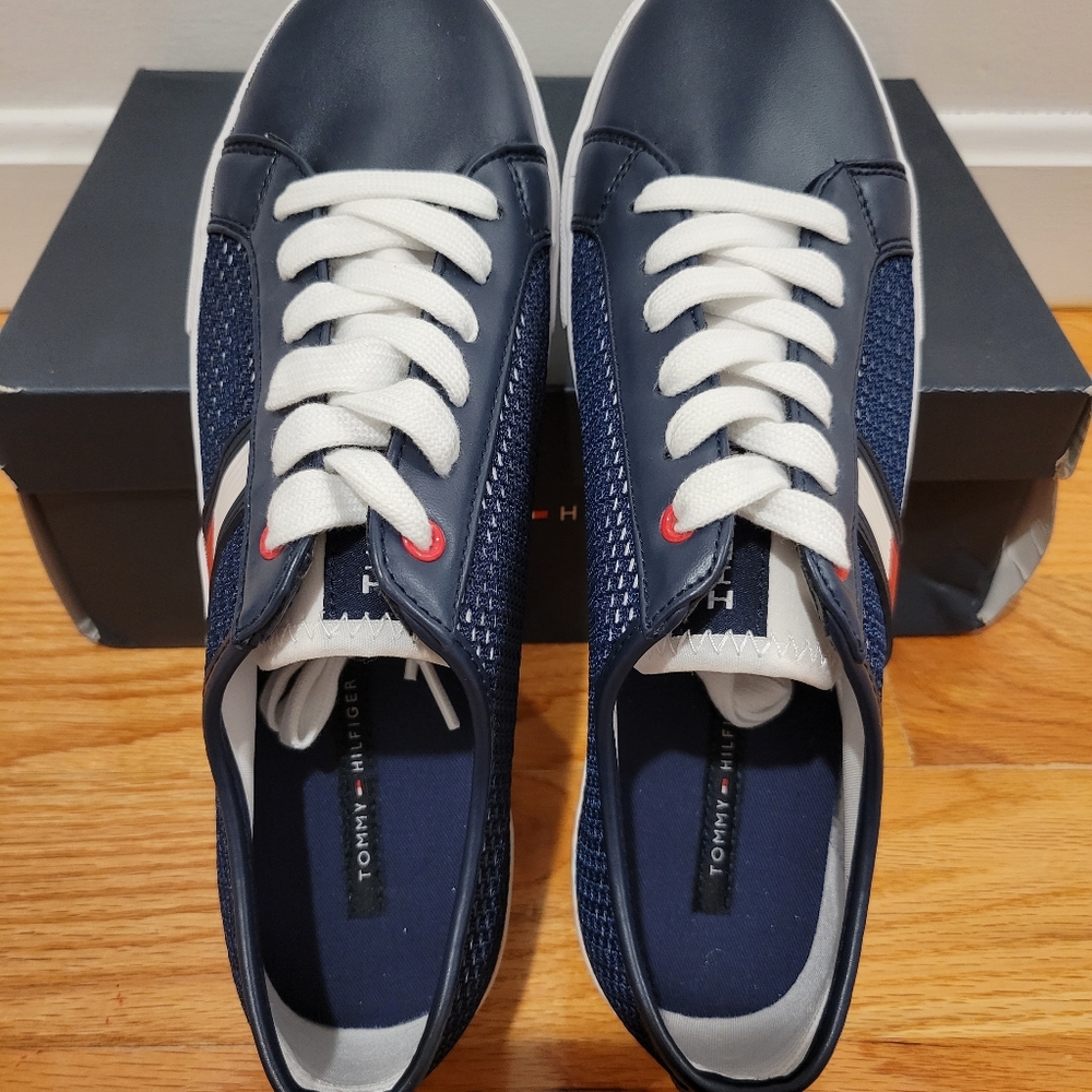 Tommy Hilfiger liliana sneaker dark blue women's 9.5M